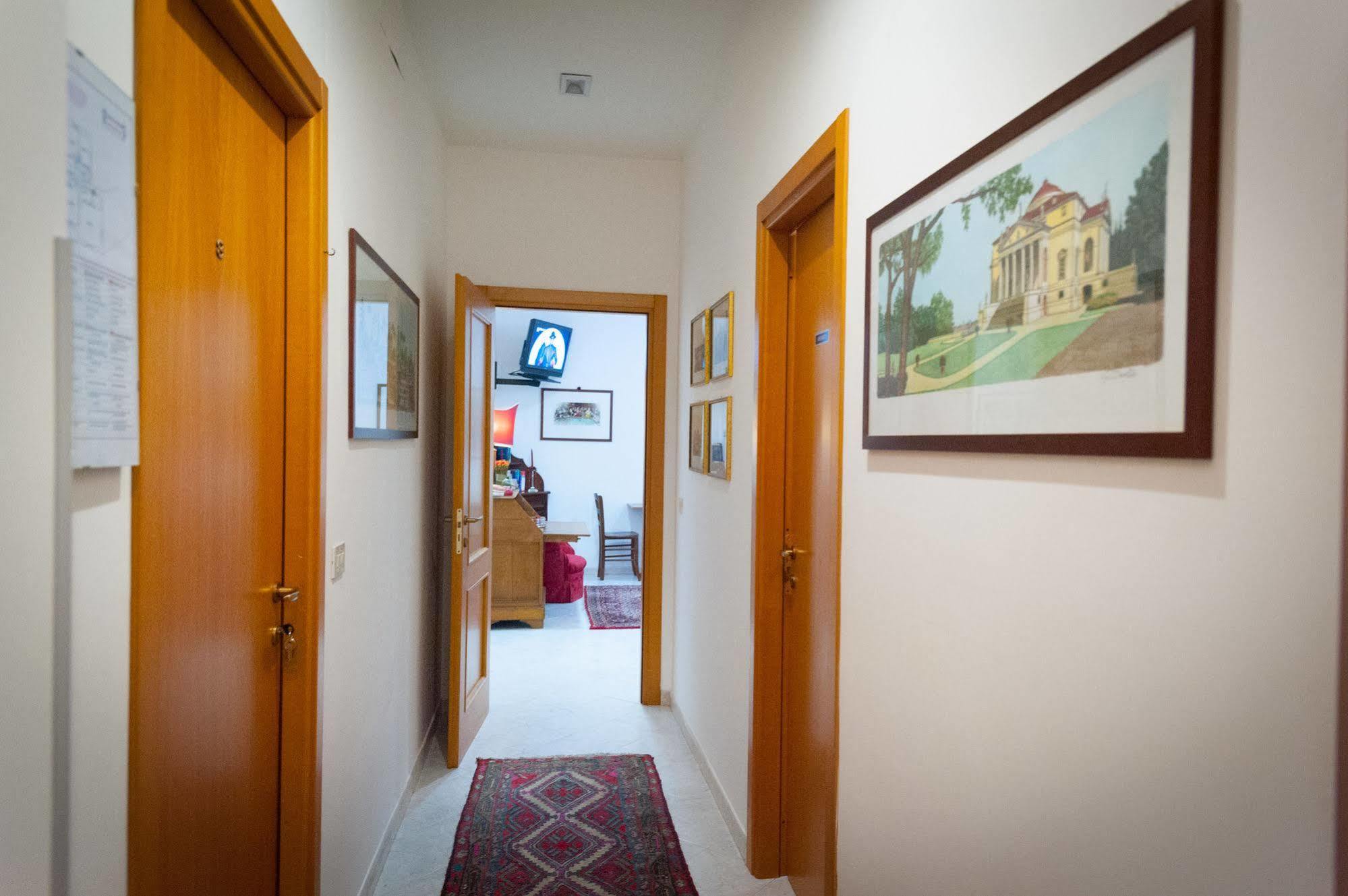 A Casa Di Serena A San Pietro 3* Roma